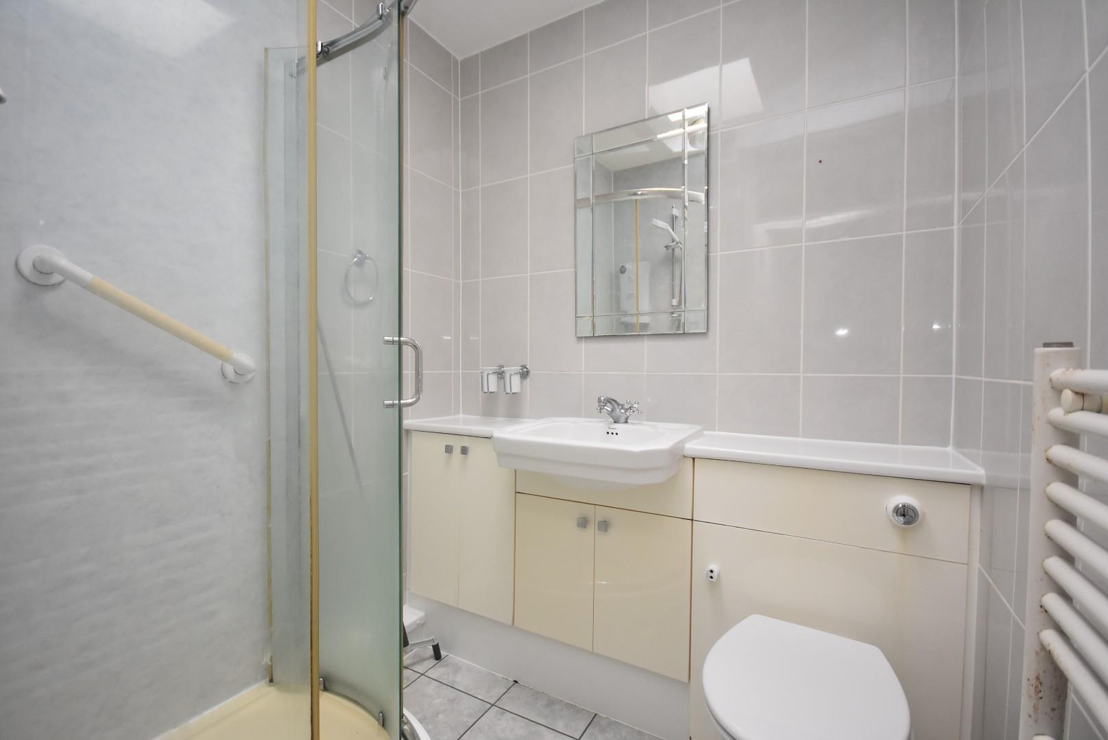 7 St. Nicholas House, Sea View Court, Bradford Place, Penarth, CF64 1AL
